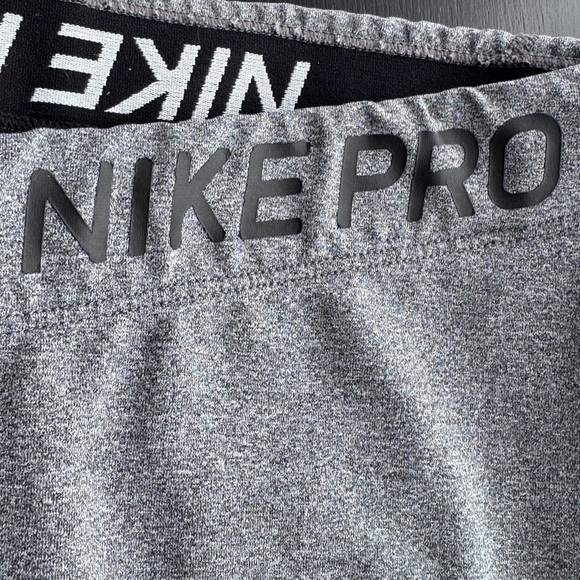 NIKE PRO Gray Leggings - Picture 4 of 10